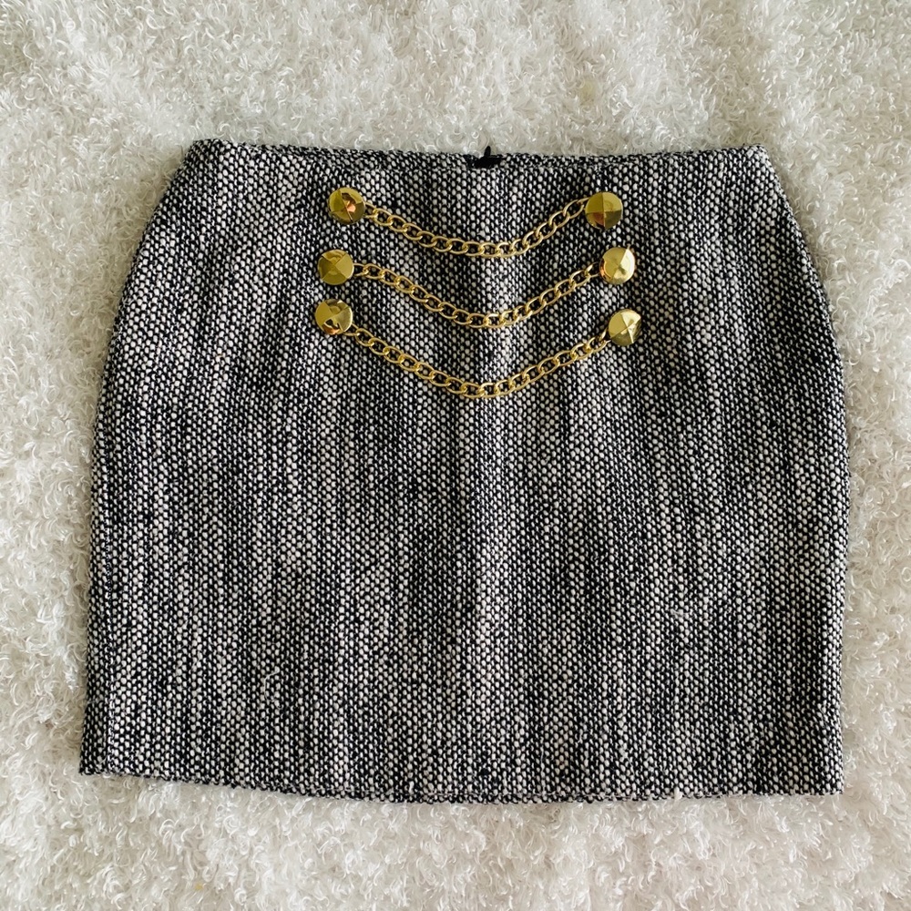 BCBG dressy sexy skirt pockets and chain detail